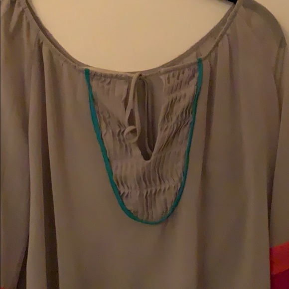 Gray / colorful chiffon top - Picture 2 of 4